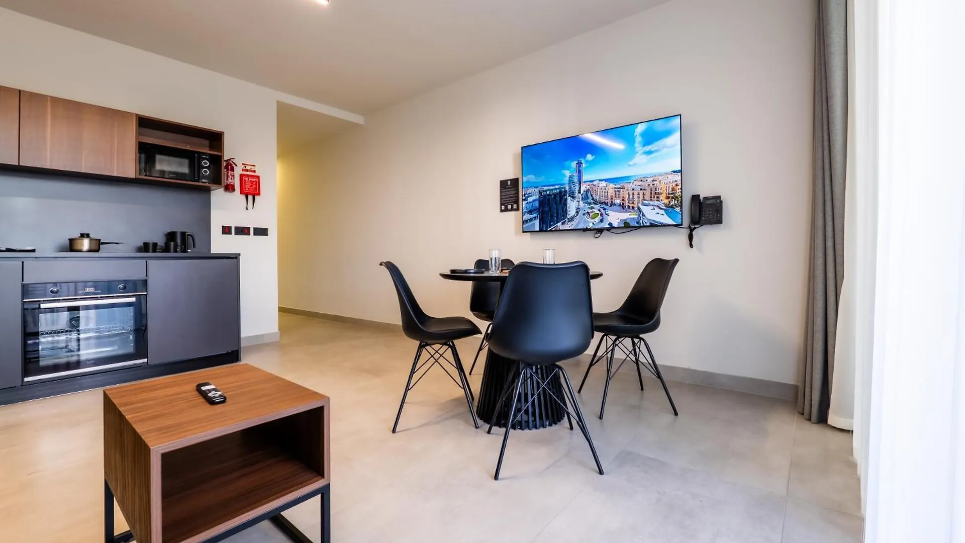 ***  Saint Julian's Onyx Hotel מלטה